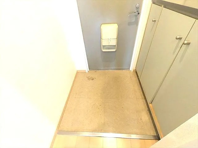 フォルム甲南町の玄関