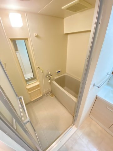 芦屋市親王塚町の賃貸マンションの浴室