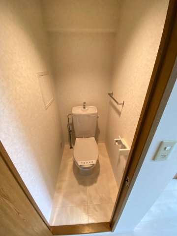 芦屋市親王塚町の賃貸マンションのトイレ