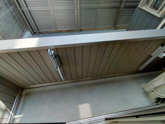 西宮市青木町のアパートのバルコニー