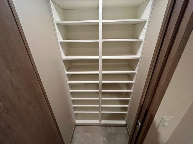 神戸市中央区中山手通２丁目の賃貸マンションの収納