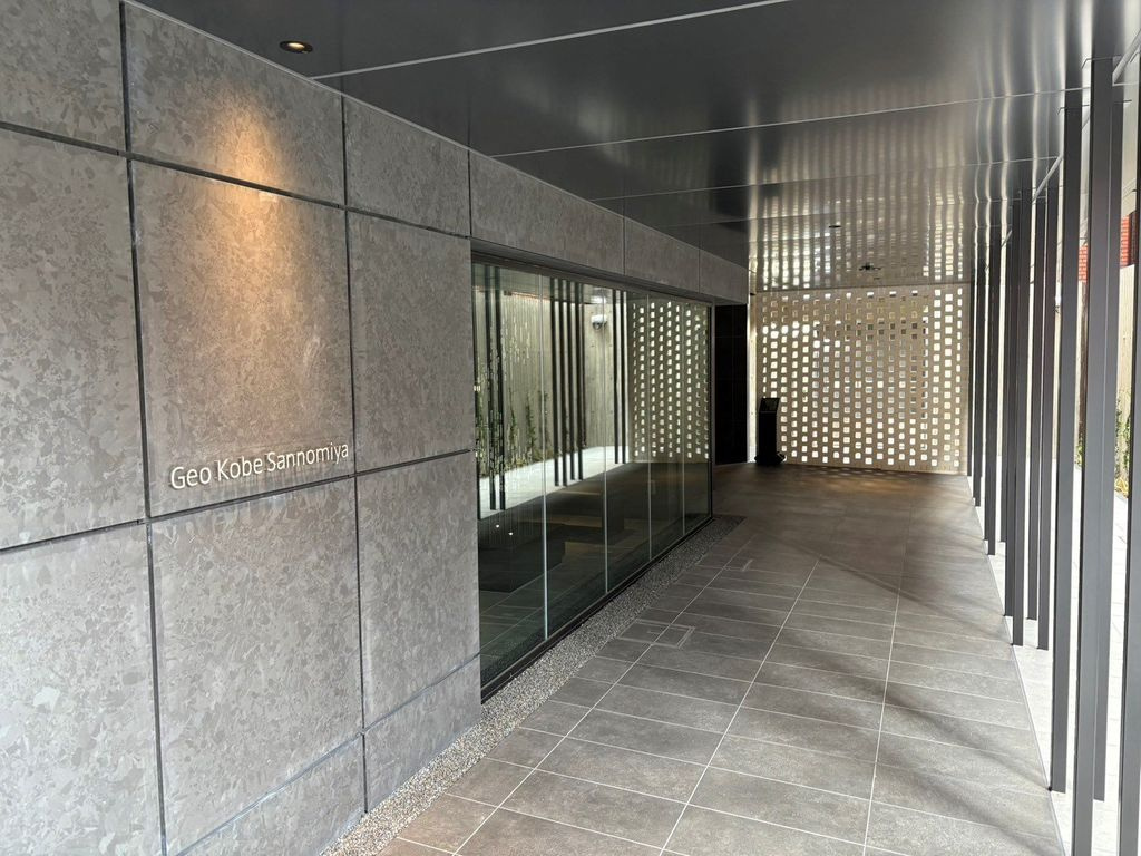 神戸市中央区中山手通２丁目の賃貸マンションのエントランス