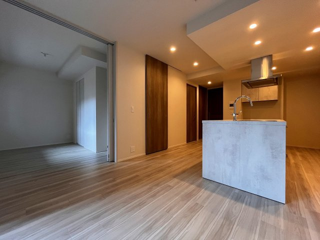 神戸市中央区中山手通２丁目の賃貸マンションの居間・リビング
