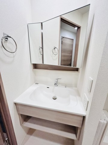 西宮市青木町のアパートの洗面所