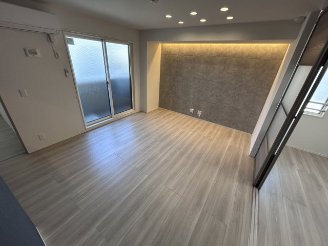 西宮市青木町のアパートの居間・リビング