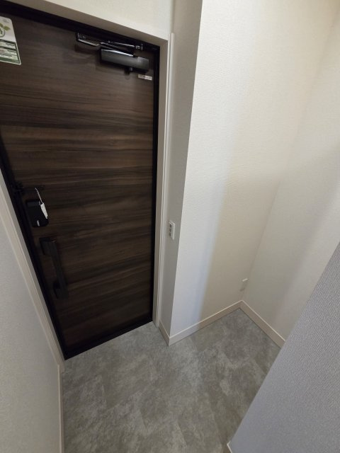 西宮市神呪町のアパートの玄関