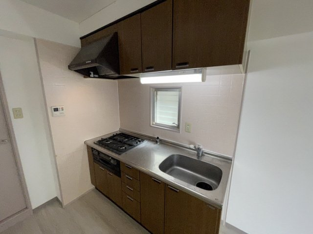 芦屋市川西町の賃貸マンションのキッチン