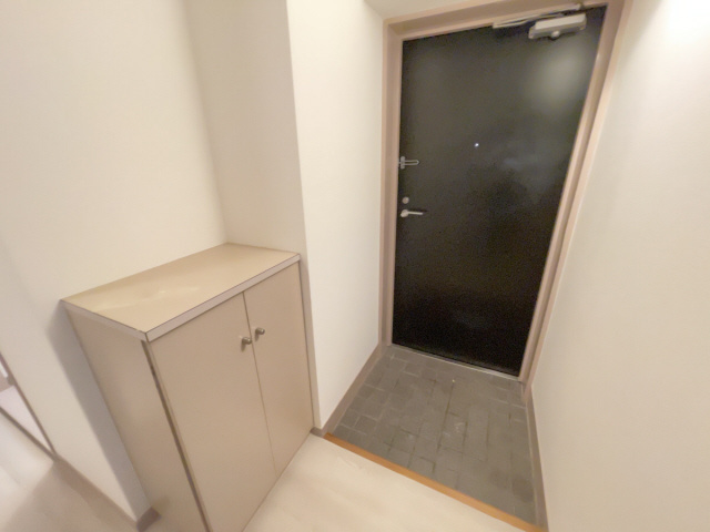 芦屋市川西町の賃貸マンションの玄関