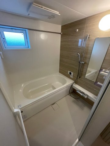 西宮市高木西町のアパートの浴室