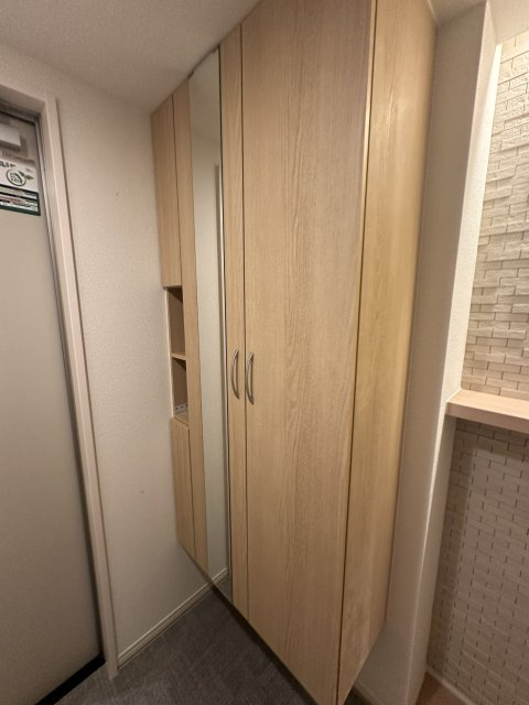 西宮市高木西町のアパートの玄関