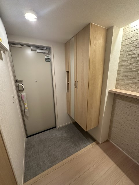 西宮市高木西町のアパートの玄関