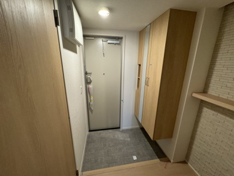西宮市高木西町のアパートの玄関