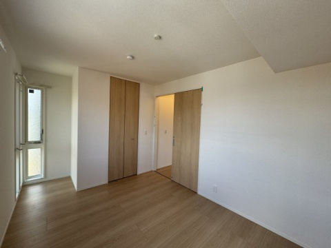 西宮市高木西町のアパートの居間・リビング