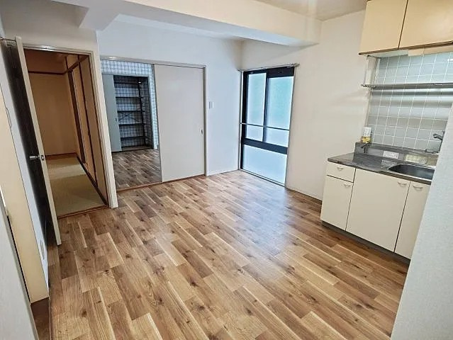 神戸市灘区岩屋中町４丁目の賃貸マンションの居間・リビング