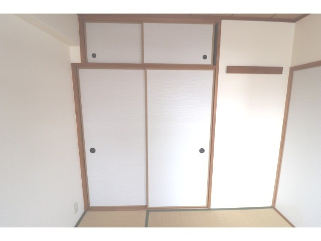 西宮市下大市東町の賃貸マンションの収納
