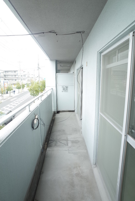 西宮市下大市東町の賃貸マンションのバルコニー
