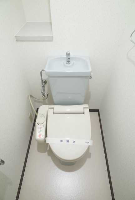西宮市下大市東町の賃貸マンションのトイレ
