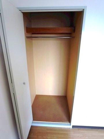 西宮市下大市東町の賃貸マンションの収納