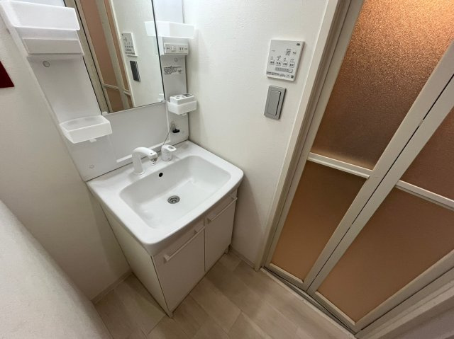 神戸市東灘区魚崎南町１丁目の賃貸マンションの洗面所