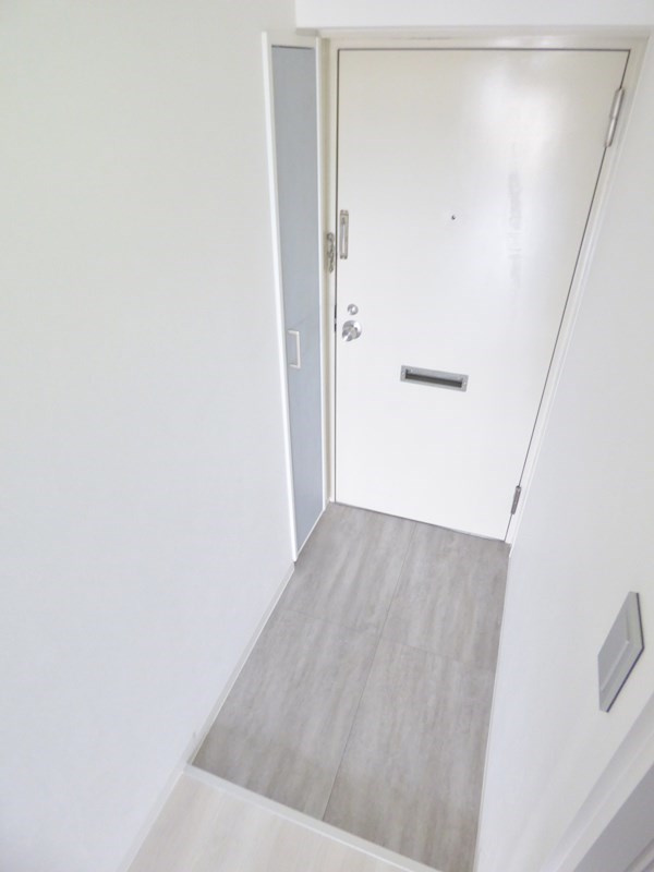 神戸市東灘区魚崎南町１丁目の賃貸マンションの玄関