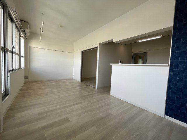 神戸市東灘区魚崎南町１丁目の賃貸マンションの居間・リビング