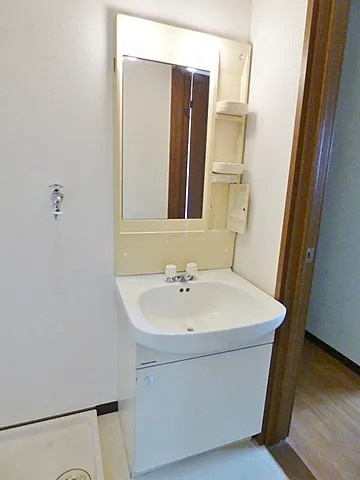芦屋市平田町の賃貸マンションの洗面所