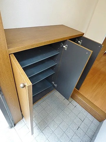芦屋市平田町の賃貸マンションの玄関