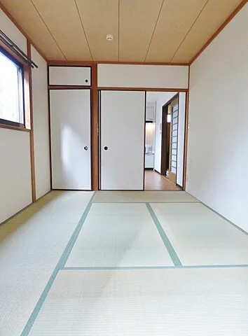 芦屋市平田町の賃貸マンションの居間・リビング