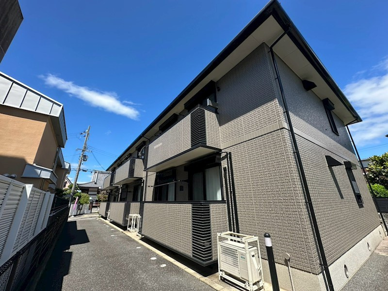 西宮市高木東町のアパート