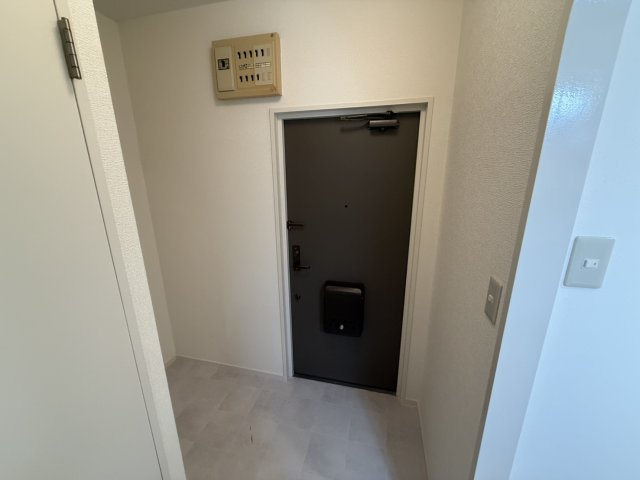 西宮市中浜町の賃貸マンションの玄関