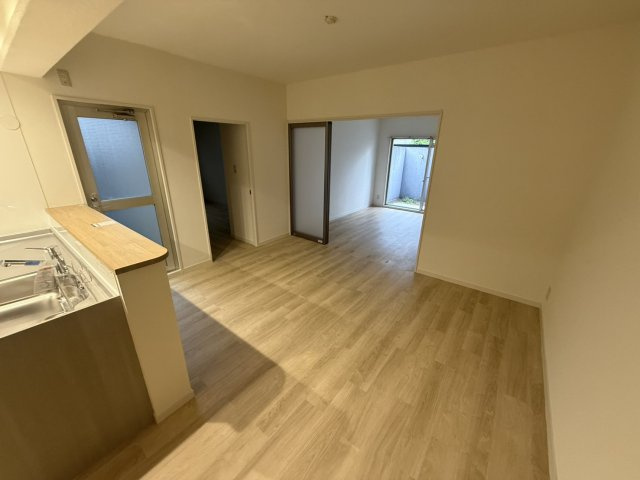 西宮市中浜町の賃貸マンションの居間・リビング