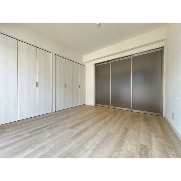 西宮市中浜町の賃貸マンションの居間・リビング