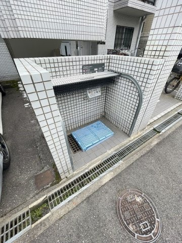 西宮市甲子園口北町の賃貸マンションのバルコニー