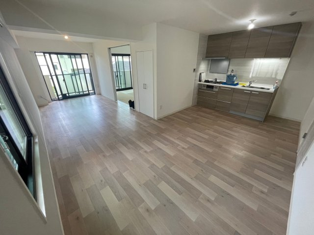 西宮市甲東園２丁目の賃貸マンションの居間・リビング