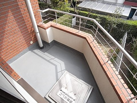 西宮市安井町の賃貸マンションのバルコニー