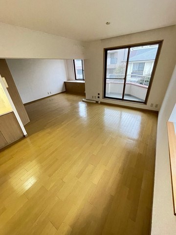 西宮市安井町の賃貸マンションの居間・リビング
