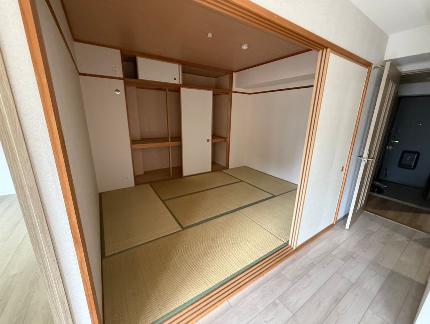 西宮市御茶家所町の賃貸マンションの居間・リビング