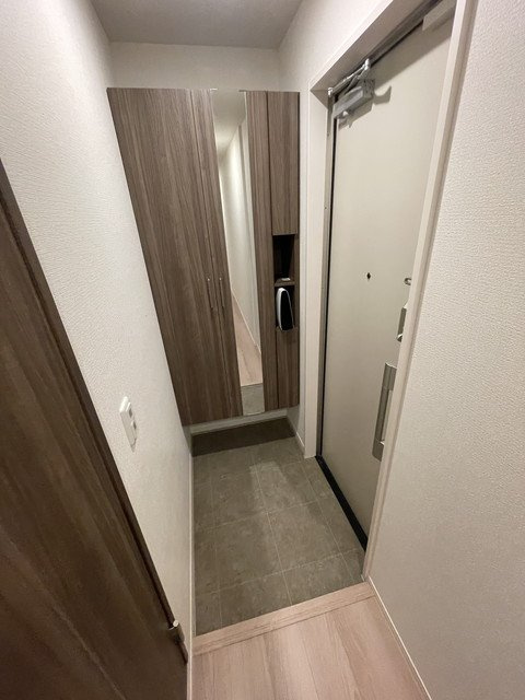 西宮市門戸荘のアパートの玄関