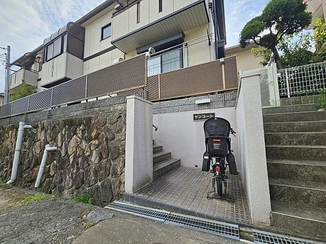 神戸市灘区篠原中町５丁目のアパートの外観