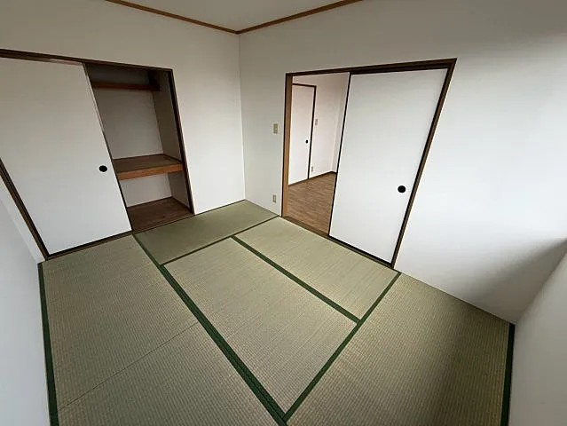 神戸市灘区篠原中町５丁目のアパートの居間・リビング