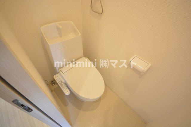 大阪市福島区吉野５丁目の賃貸マンションのトイレ