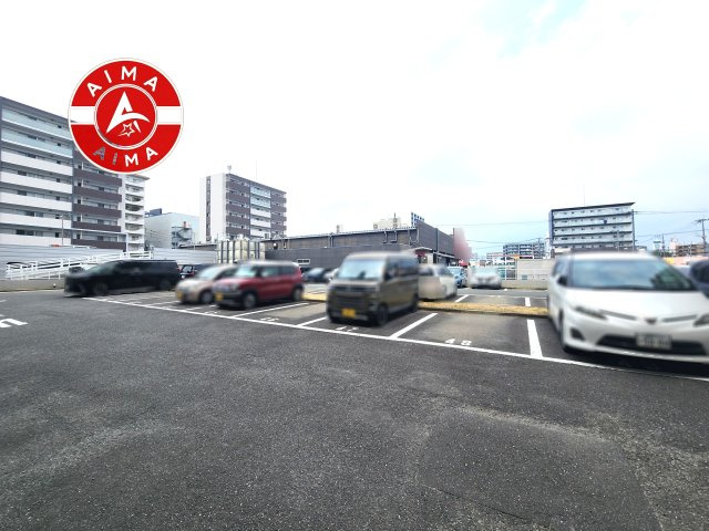アンピール博多駅南の駐車場|敷地内の駐車場です。