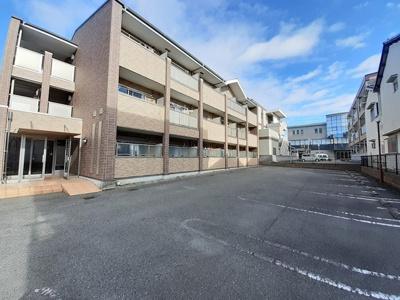 【駐車場】 | エステート・レイⅢ