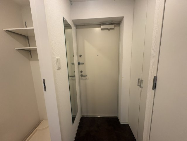 セレニテ江坂ルフレの玄関