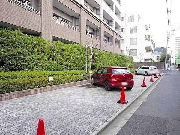 クレストフォルム東大島の駐車場