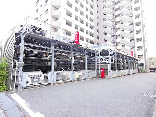クレストフォルム東大島の駐車場