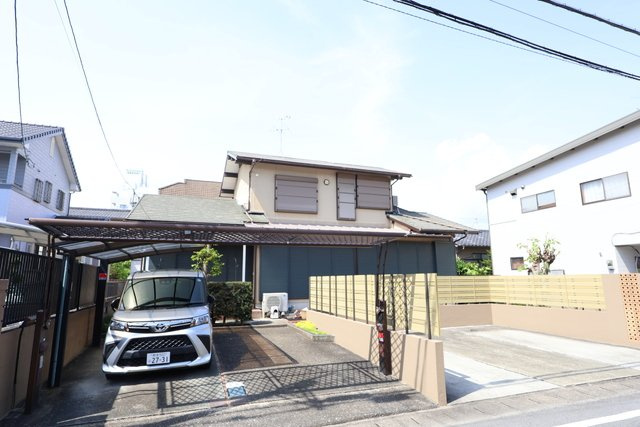 東区戸建て の駐車場