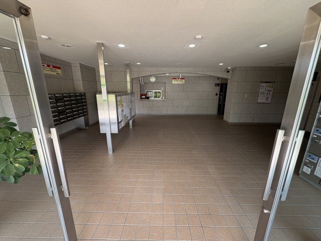 桂ガーデンハイツのエントランス