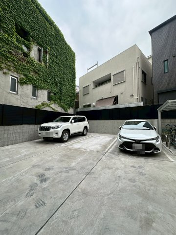 シーズンフラッツ千種　名古屋市賃貸 仲介手数料無料の駐車場