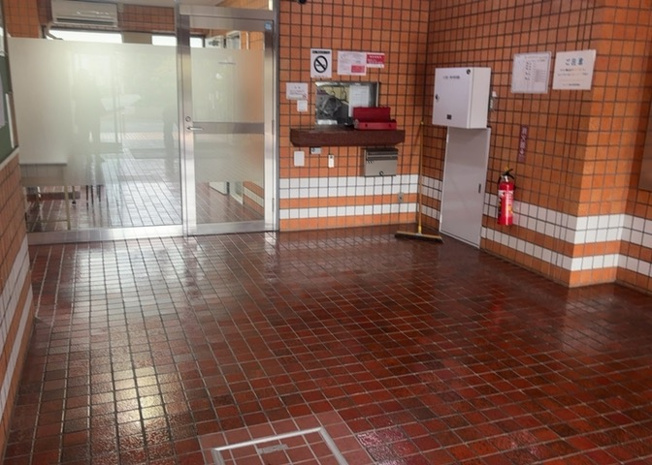 【内装】 | スターハイツ相模大野駅前 | 共有部分は、住民なら誰もが使える設備のこと。例えば駐車場やエレベーター、インターネット設備、セキュリティ設備などがあります。他にも、マンションの廊下・外部階段やエントランス・ゴミ置き場などがあります。